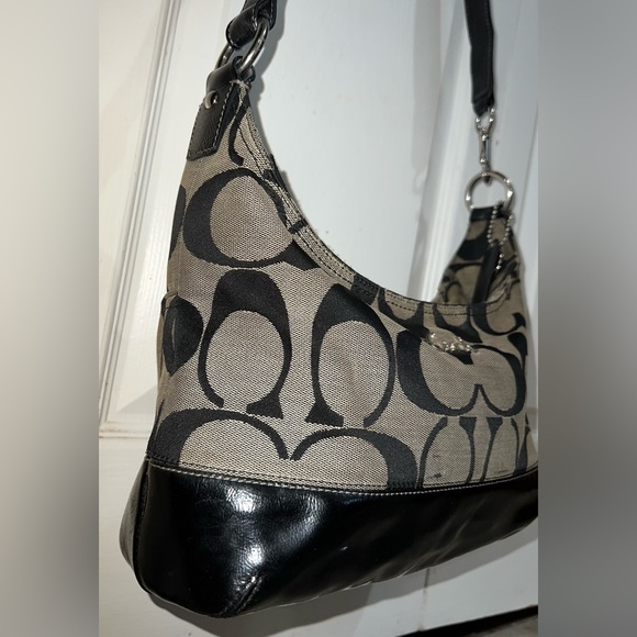 Coach Signature Vintage Black and Tan Leather Trim Crossbody Bag! #M1271-F17491. - Picture 5 of 16